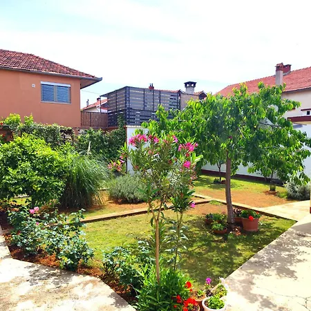 Gabi Apartment - Private Parking Zadar Exterior photo