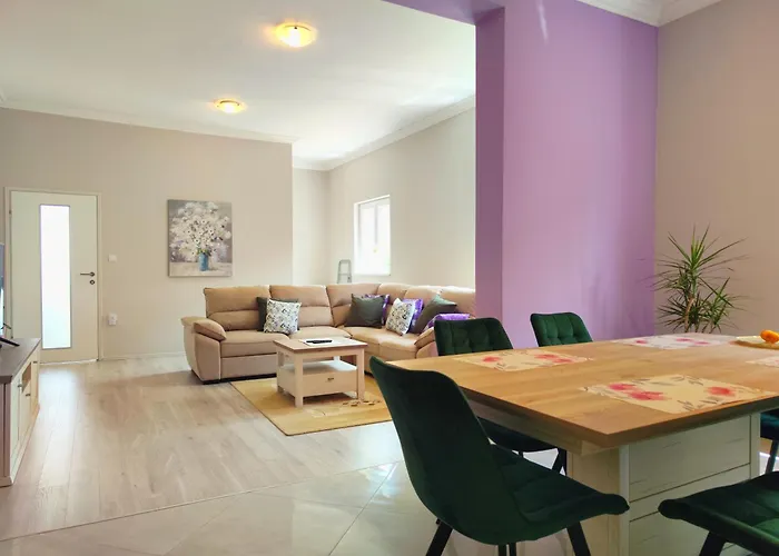 Gabi Apartment - Private Parking
